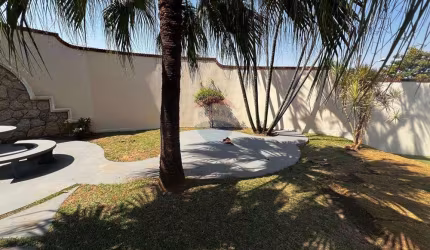 Imovel Comercial com amplo espaço e adaptável para diversos tipos de Negócios