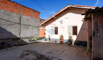 Casa à venda no Central Parque Sorocaba com ponto comercial e ampla edícula