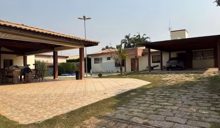 Casa TERREA Locação | 3 Quartos | 1 Suíte | 5 Banheiros |  Piscina | Área Gourmet | 8 Vagas | Condomínio Portal do Sabiá