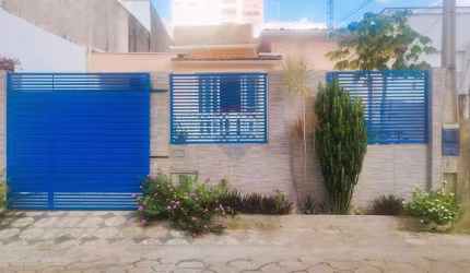 Casa para alugar com 3 quartos, sendo 2 suítes, no Centro de Sorocaba SP.