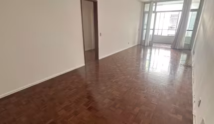 Excelente apartamento a 300 metros da praia.