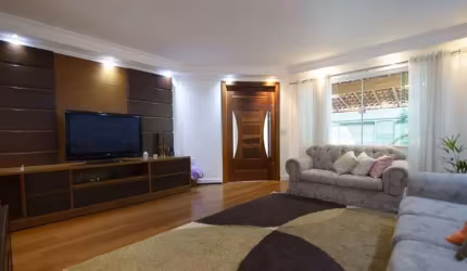 Lindo Sobrado com 274 m² de área construída, 4 dormitórios, sendo os 4 suítes. Aceita Permuta!