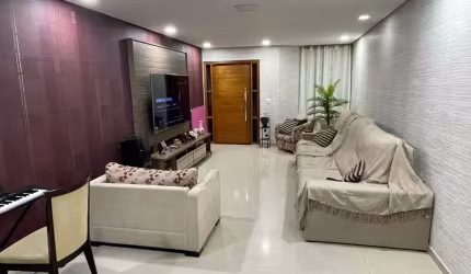 Ótimo sobrado com excelente localização, perto do shopping ABC, Hospitais, parque central, o parque tem 3 lagos, bom para fazer caminhada, levar o pet para passear, etc.