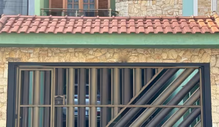 Sobrado com 195 m² de área construída 5x30no bairro Camilópolis com 3 suítes – Aceita Permuta!