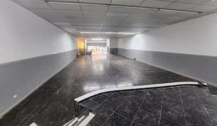Oportunidade para varejistas! Prédio comercial ao lado da estação de trem da CPTM em Mauá!