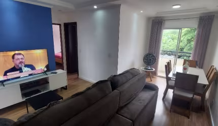 Apartamento com 56 m² no Edifício Roma na Vila São Francisco em Mauá.