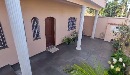 Aceita Permuta - Casa com terreno de 400 metros quadrados em Santo André
