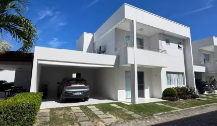 Linda casa em Buraquinho!