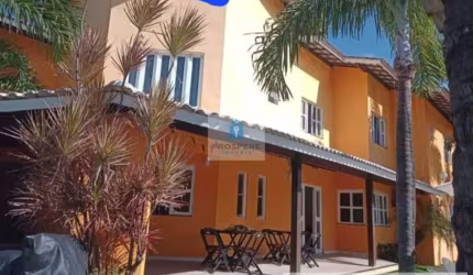 Casa (pousada) em Stella Maris, 25 suítes, 30 banheiros, 9 vagas de garagem, sala ampla.