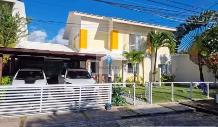 CASA 100% MOBILIADA EM BURAQUINHO, 4 SUÍTES, PISCINA PRIVATIVA E 2 VAGAS DE GARAGEM
