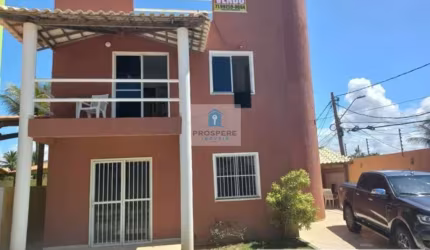 Casa em condomínio ffechado na Praia do Flamengo, 3 quartos sendo 1 suíte, varanda e 3 vagas de garagem