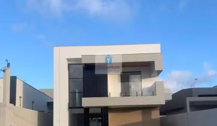 Casa DUPLEX ALTO PADRÃO em Abrantes, 4 quartos, sendo 3 suítes, 4 banheiros, lavabo, 1 sala de estar com pé direito duplo, 1 sala de jantar, 2 vagas de garagem, piscina privativa, área de serviço, des