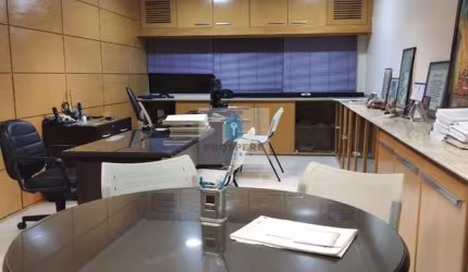 Sala comercial na Ondina, 100m² e 2 vagas de garagem