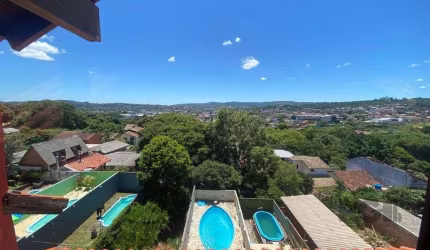 Sobrado para Venda - 200m², 3 dormitórios, sendo 1 suites, 4 vagas - Espirito Sa