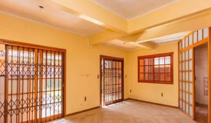 Casa para Venda - 260m², 3 dormitórios, sendo 1 suites, 4 vagas - Jardim Itu