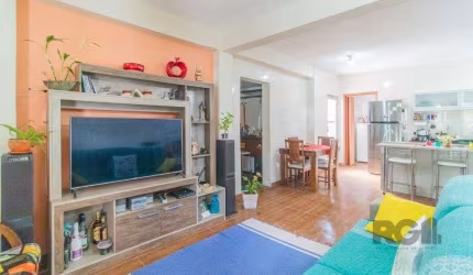 Casa com 3 dormitórios e 3 vagas no bairro Santa Tereza