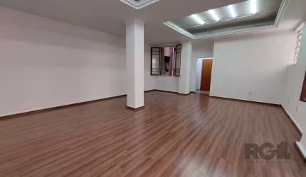 Apartarmento amplo 2 dormitórios em região comercial no Centro Histórico