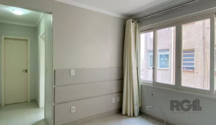 APARTAMENTO SEMIMOBILIADO COM PORTARIA NO CENTRO HISTÓRICO