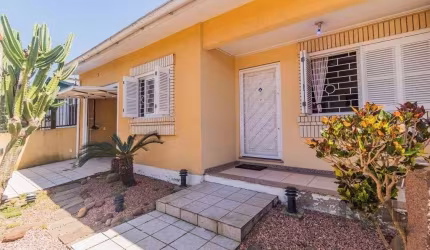 Casa 224m² - 3 dormitórios, 4 vagas no bairro Parque Santa Fé