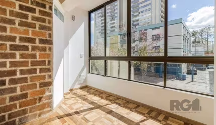 Excelente apartamento de 135m² com 4 suítes e 1 vaga.