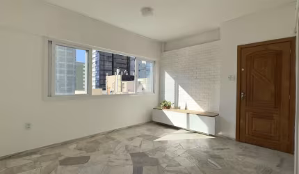 APARTAMENTO 2 DORMITÓRIOS REFORMADO COM LINDA VISTA NO CENTRO HISTÓRICO