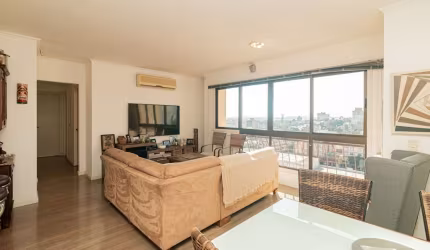 Apartamento à venda no bairro Passo D'areia em Porto Alegre/RS