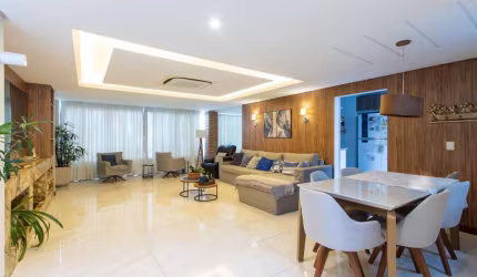 Casa 4 dormitórios com elevador