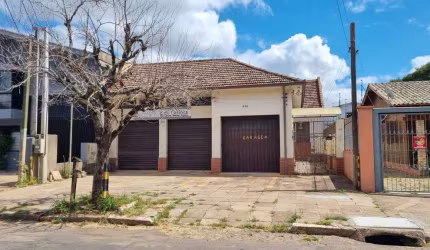 Casa com loja na frente a venda no Bairro Anchieta