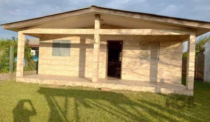 Casa em Cidreira de 3 dormitórios próximo do mar