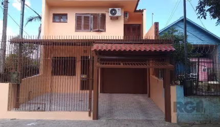 Casa 4 dormitórios Bairro Fião.