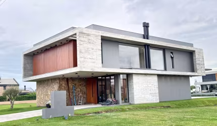 Casa Beira Lago, com área privativa 307,76M²/ por R$ 4.280.000 - Eldorado do Sul