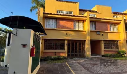 Casa de 3 dormitórios e 2 vagas - Medianeira