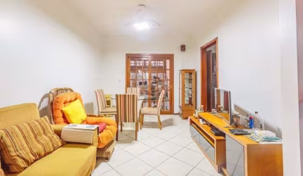 Casa 160m² - 3 dormitórios, 1 suíte, churrasqueira, terraço e 2 vagas de garagem