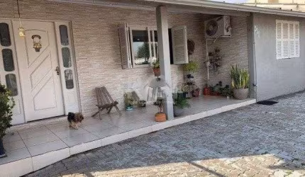 Casa para Venda - 131.65m², 3 dormitórios, 4 vagas - Parque da Matriz
