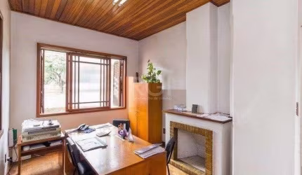 Predio para Venda - 120m², 3 dormitórios, 3 vagas - Partenon