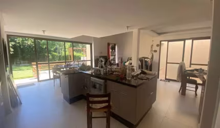 Casa Condominio para Venda - 300m², 3 dormitórios, sendo 3 suites, 4 vagas - Ter