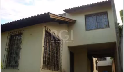 Casa para Venda - 240m², 4 dormitórios, sendo 1 suites, 4 vagas - Nonoai