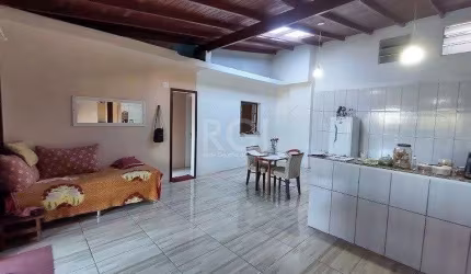 Casa para Venda - 156m², 2 dormitórios, 3 vagas - Campo Novo