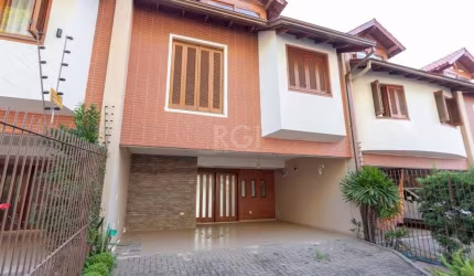 Casa para Venda - 233.34m², 3 dormitórios, sendo 1 suites, 4 vagas - Tristeza