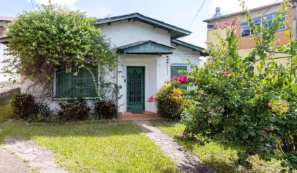 Casa para Venda - 300m², 3 dormitórios, Medianeira
