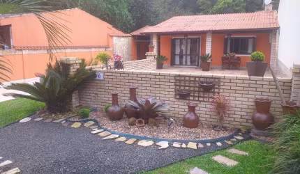 Casa para Venda - 198m², 2 dormitórios, 2 vagas - Belém Novo