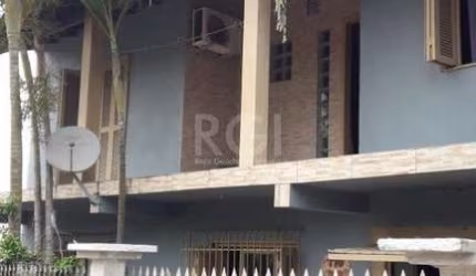 Casa para Venda - 180m², 4 dormitórios, Vargas