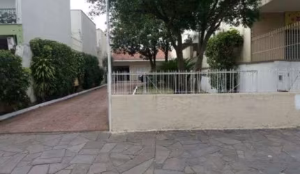 Casa para Venda - 435.6m², 2 dormitórios, 3 vagas - Cristo Redentor
