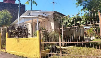 Casa para Venda - 81m², 2 dormitórios, 4 vagas - Vila Nova