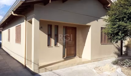 Casa para Venda - 170m², 3 dormitórios, sendo 1 suites, 2 vagas - Feitoria