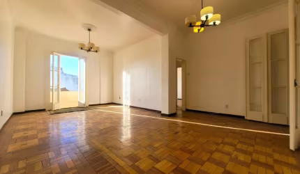 Excelente apartamento 2 dormitórios com  vista espetacular e sacada  na Rua :Dr.