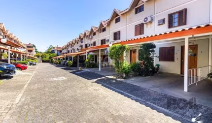 Casa em condominio no bairro Tristeza de 3 dormitórios e vaga