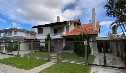 CASA EM ATLANTIDA COM 5 SUÍTES