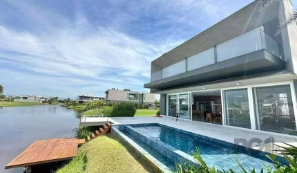 Sobrado Beira Lago com piscina e Deck com 457m² e 5 suítes no Condomínio Sense e