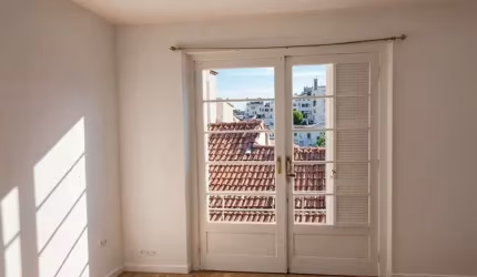 Vende-se apartamento com 2 quartos, 76m², sacada e 1 vaga - Auxiliadora